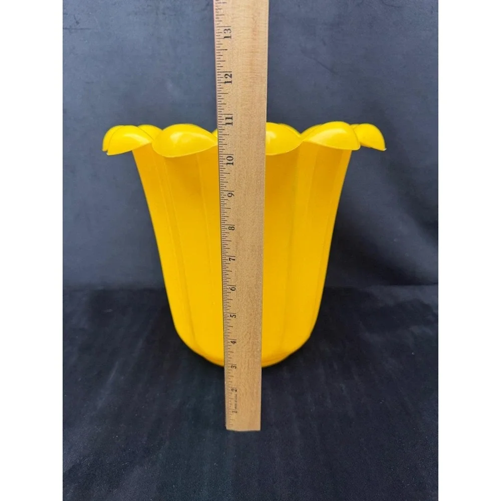 VTG Fesco Yellow Flower Daffodil Tulip Leaf Wastebasket Trash Can MCM 10.5